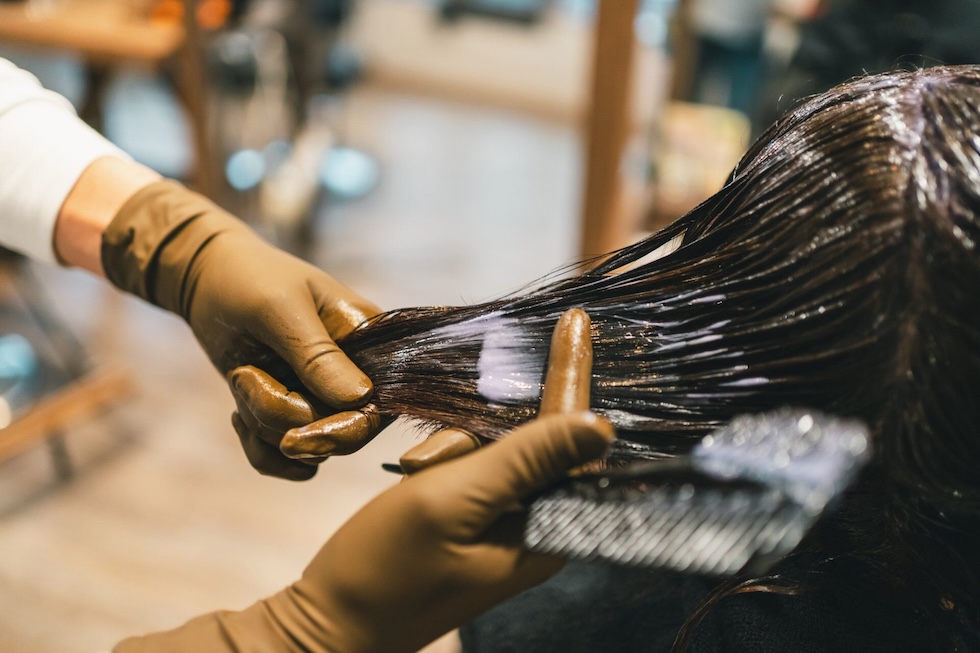 染めるたびに髪が綺麗になる髪質改善カラー